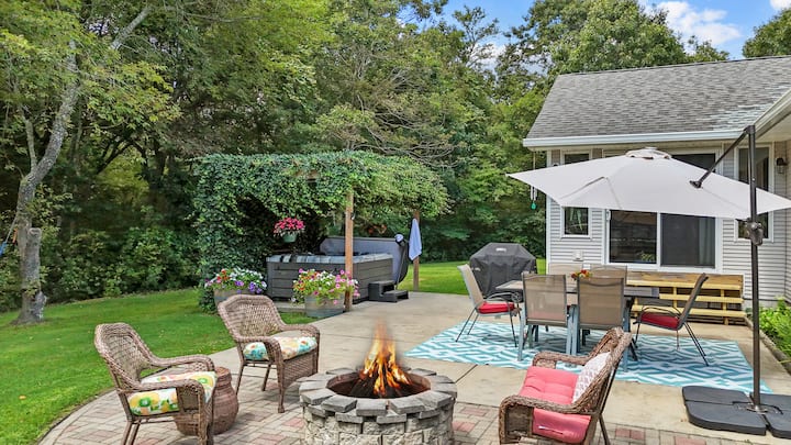 Private Coastal Getaway near Green Hill Beach