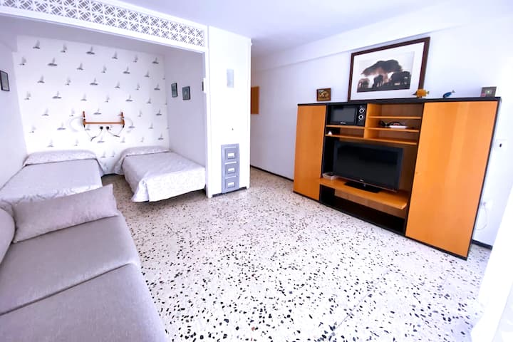 ห้องนั่งเล่น/ห้องนอน