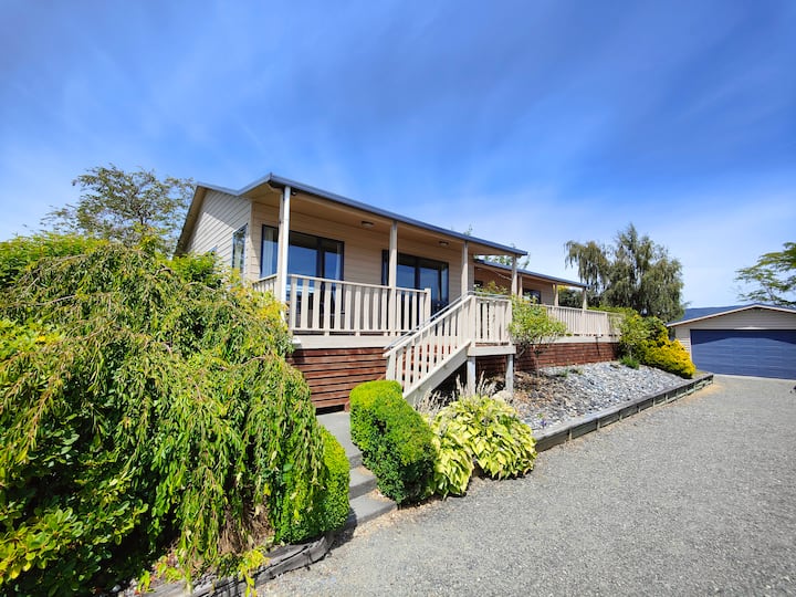 Te Anau Mountain Views - テ・アナウ