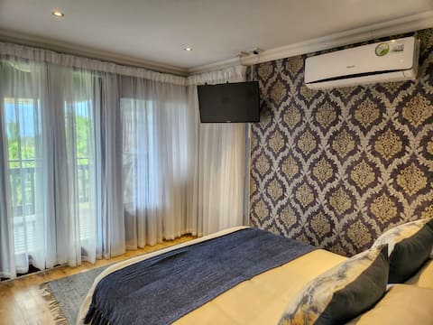 Relaxing Stay with Superior Views