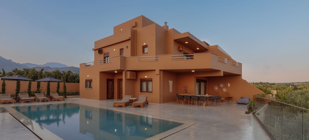 Aerope Seaview Villa