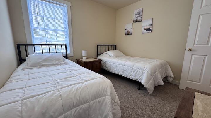 第二间卧室， 2张双床客房