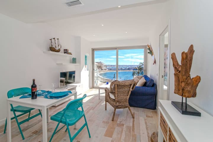 Cozy Beachfront Apt W Private Rooftop Beach Access - Palma