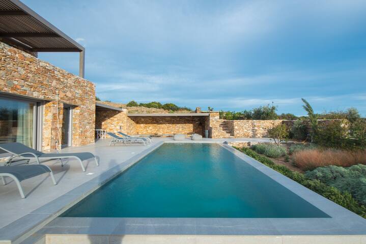 Stunning, well located villa, Sifnos gallery image 2