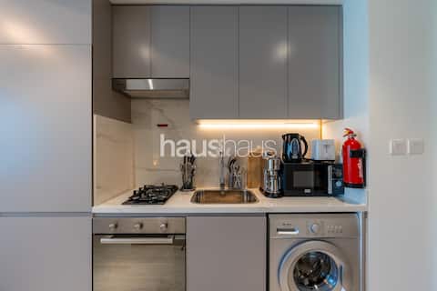Popular Airbnb listing: Creek View | Cosy Studio | Sleeps 3 in Al Jadaf