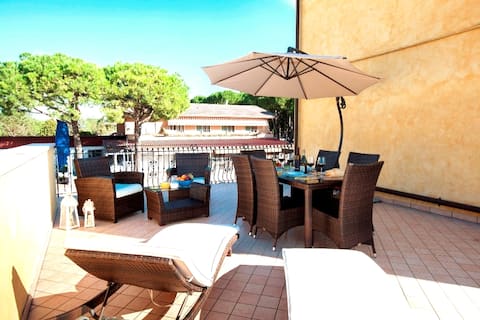 Diamond apartment with terrace near the sea