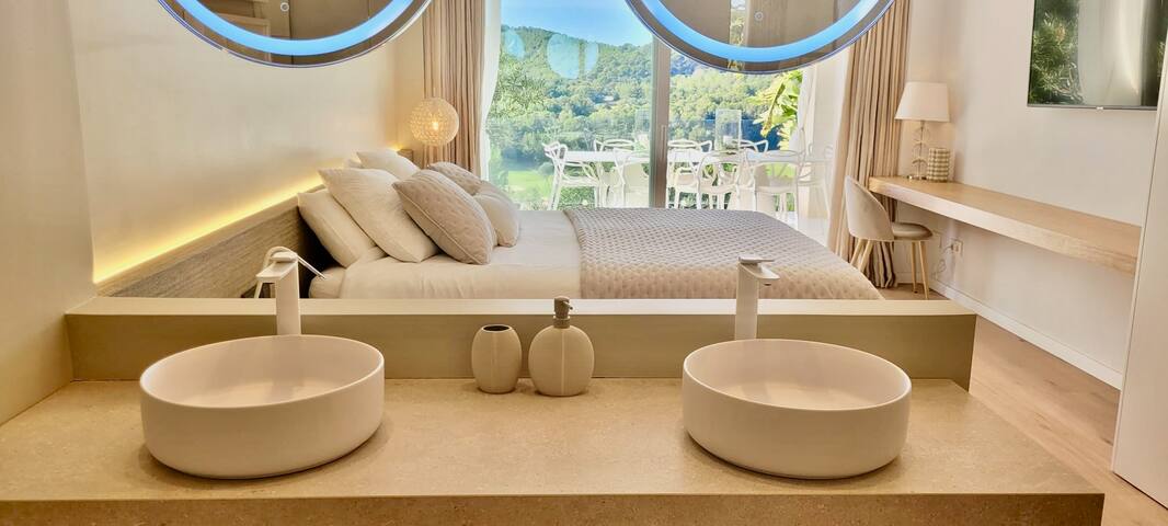 Villa Spa Bendinat. Heated pool. Sea view. VT/1587 gallery image 5