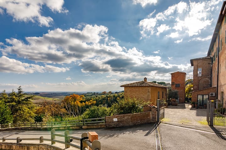 Exclusive Porta Romana Stay With Scenic View - Siena