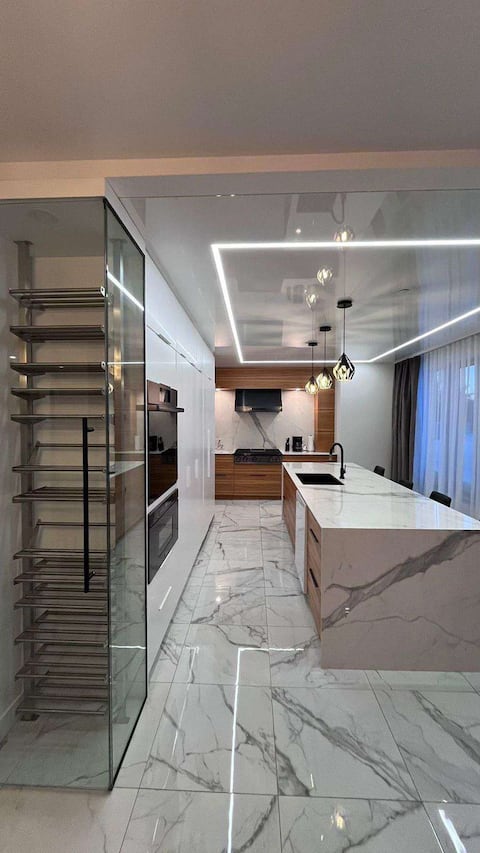 Luxury Penthouse 2 Bedrooms, 2 Bathrooms