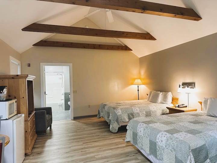 Spacious Cottage 2 Queen Beds - Strasburg, PE USA
