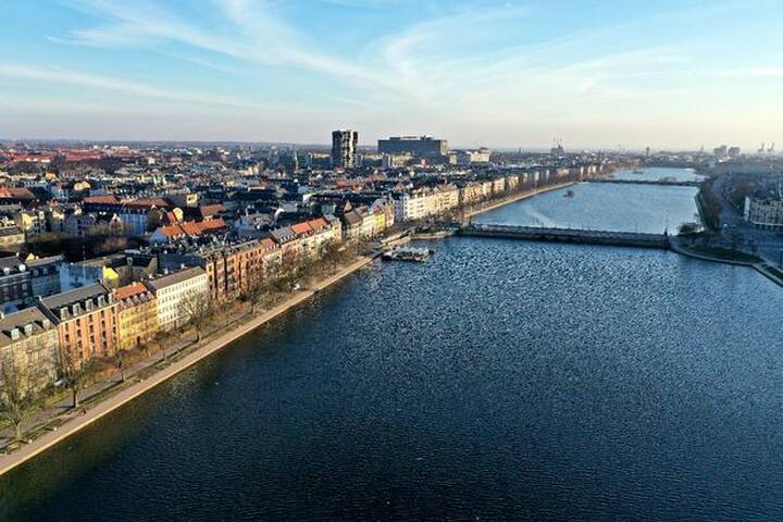 Apartment with direct view of the lakes. gallery image 2