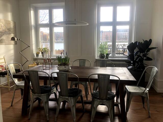 Apartment with direct view of the lakes. gallery image 5