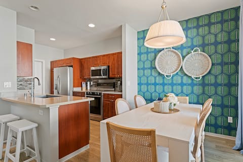 Resort Living | Water Sports | Golf | Modern Decor