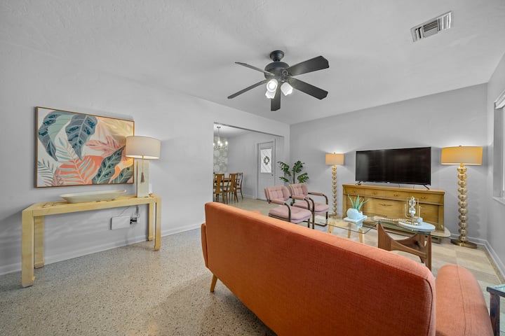 Retro Florida Getaway W/ Hot Tub! - Ocala, FL