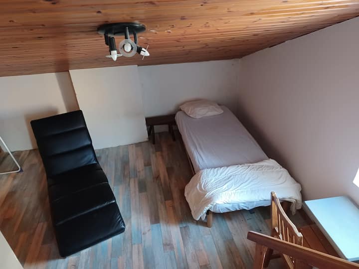 Spavaća soba 3:

1 krevet za jednu osobu