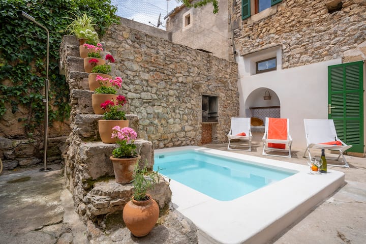 Ca Sa Padrina. Tradition and charm in Mallorca.