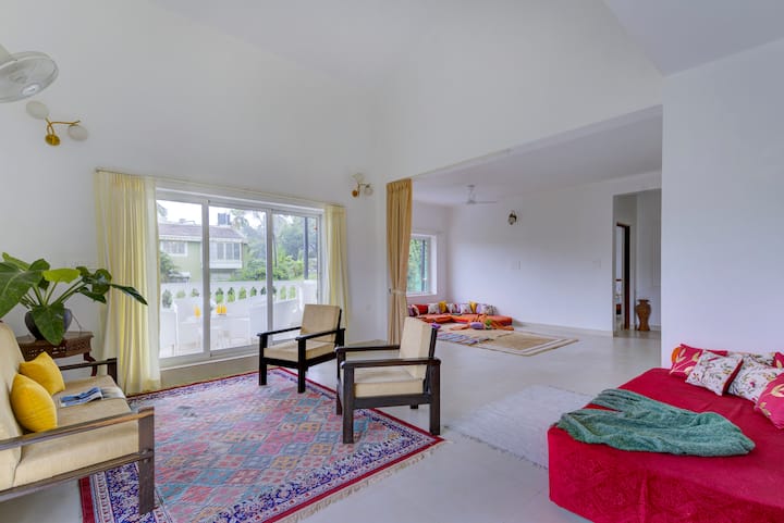 Living room image 8