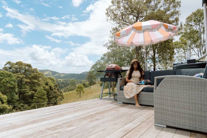 Near Mapleton Farmstay w/BBQ+Firepit-Pet Friendly