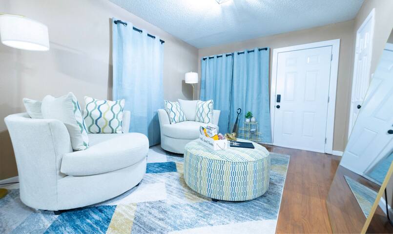 Dearest Deslonde gallery image 3