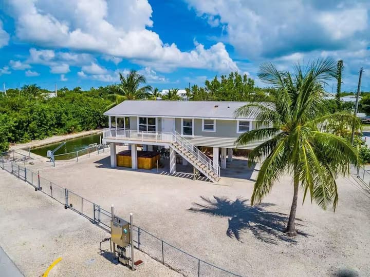 3 Bed, 2 Bath, Canal W/hot Tub - Cudjoe Key, FL