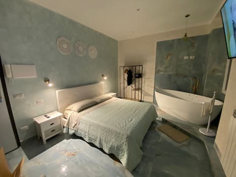 Calliope Suite, unique & Romantic