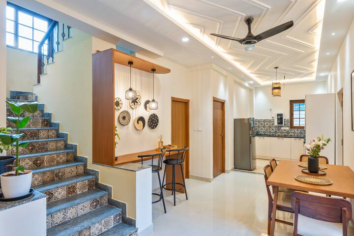 Dining area image 1