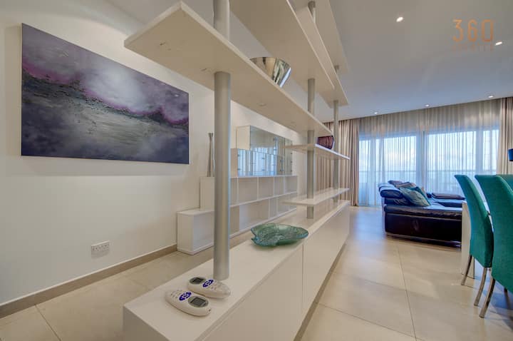 Tigne Seafront 3br Escape With Mesmerising Views! - Valletta