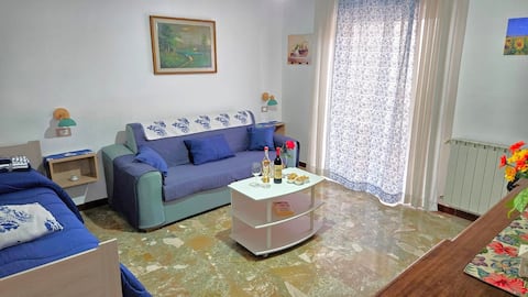 Proprietà Airbnb di successo: Melo's Apartment By The Sea a Giardini Naxos