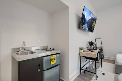Top performing Airbnb: 2BR Comfort – Spacious Merged Units w/ Garden View in Bay Ridge