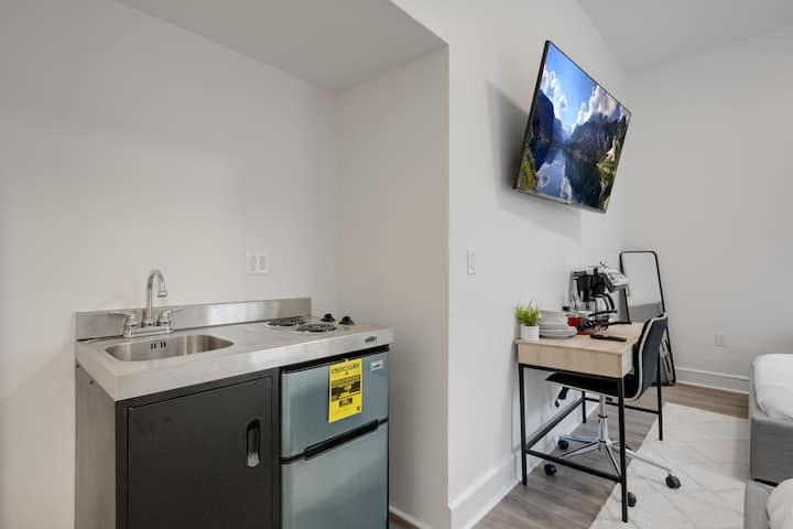2br Comfort – Spacious Merged Units W/ Garden View - Carousel, Brooklyn