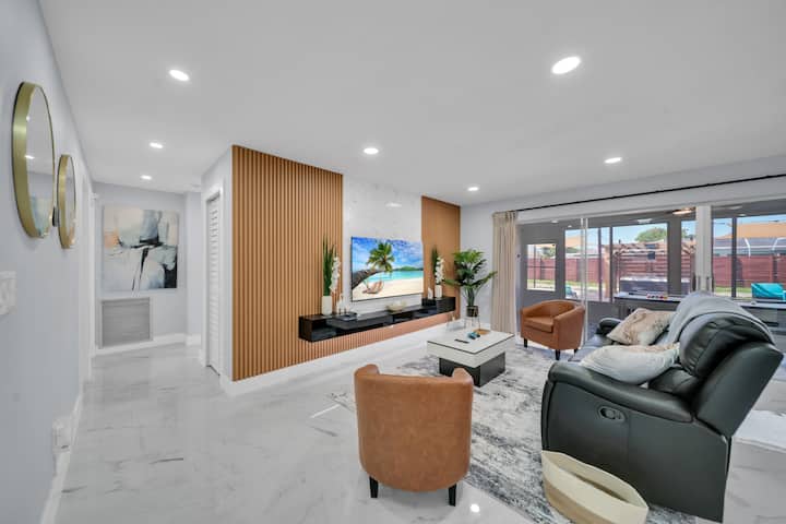 Luxury King Bed Home W/ Pool, Hot Tub & Fire Pit - Sanibel Island, FL