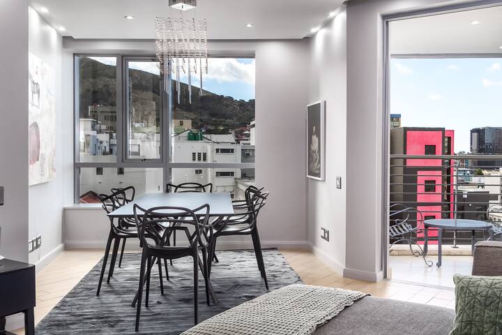 Art Apartment II gallery image 5