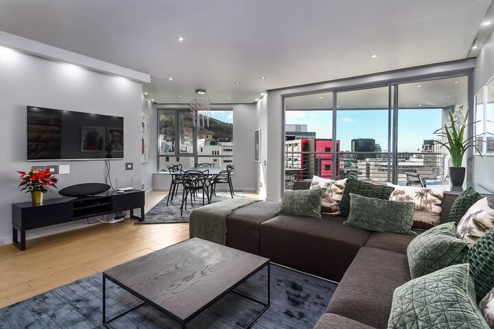 Art Apartment II gallery image 2