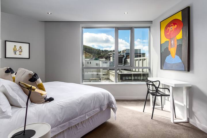 Art Apartment II gallery image 3