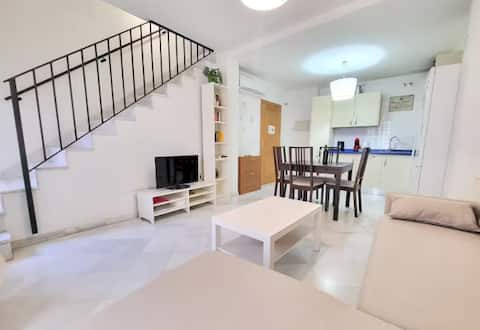 Top Airbnb: Penthouse Duplex + Terrace – 3 Min to Cathedral! en El Arenal