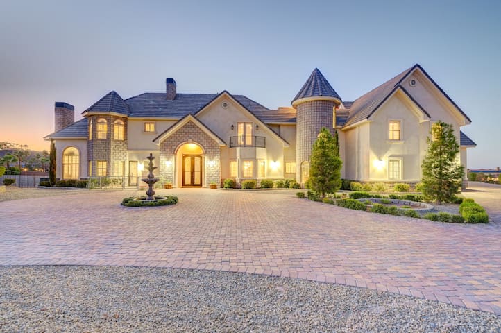 The Castle-Pool/Spa/Billiard