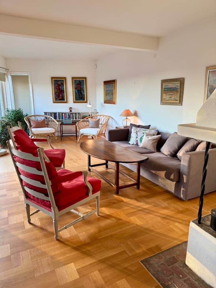 Charming Villa, Close To Nature, In Saltsjöbaden - Saltsjöbaden