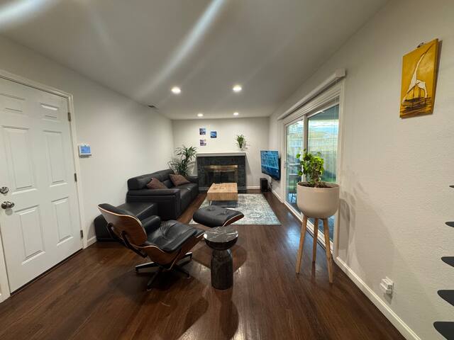 Luxury Cozy House with High End Furnitures gallery image 4