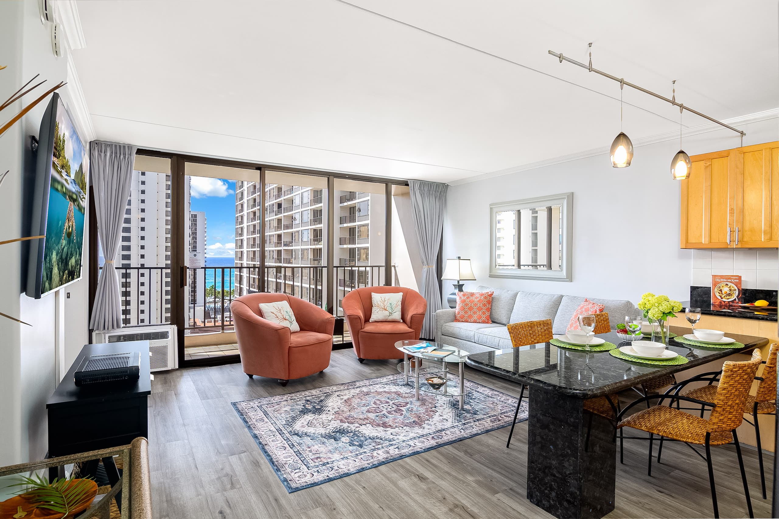 Ocean-view condo steps from Waikiki Beach - Image 3