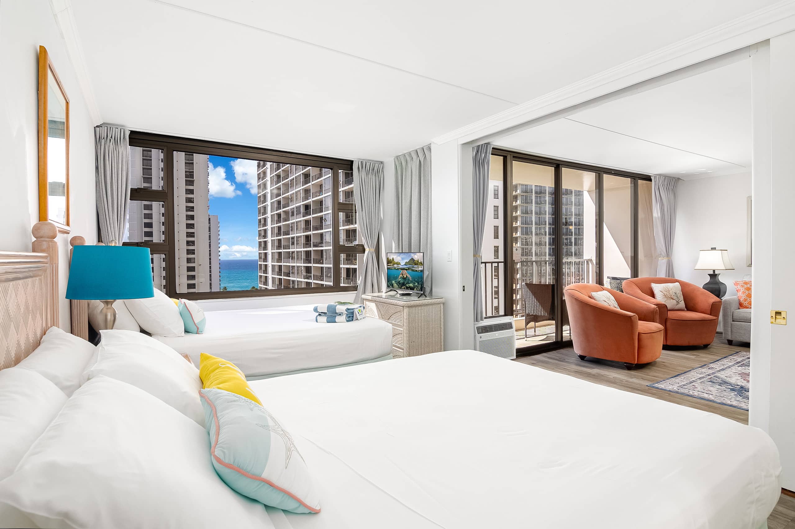 Ocean-view condo steps from Waikiki Beach - Image 30