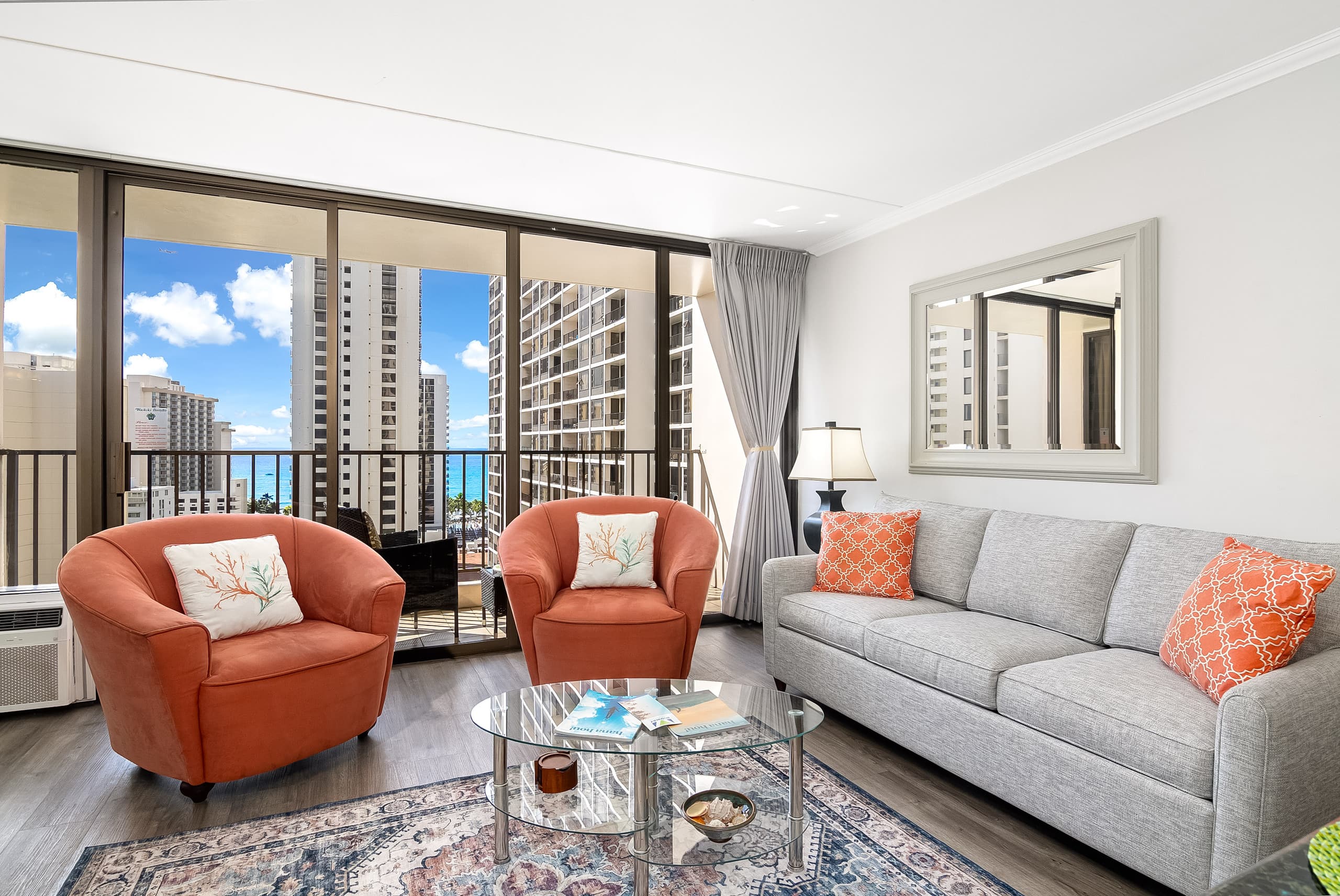 Ocean-view condo steps from Waikiki Beach - Image 5