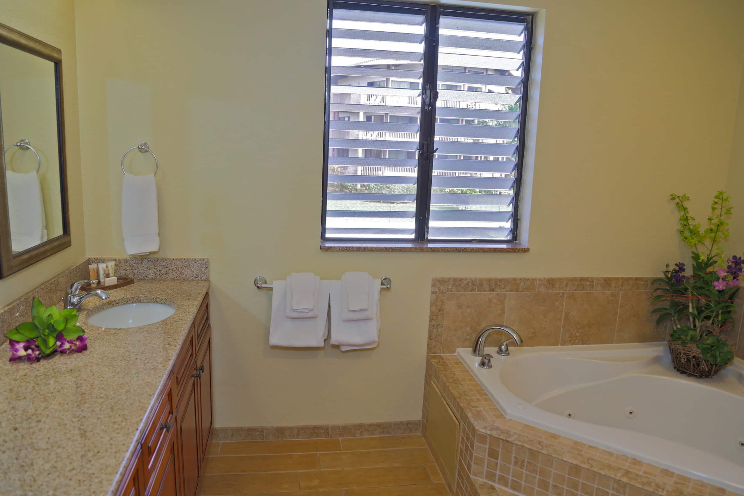 Tropical Oasis @ Ka Eo Kai 1BR/1BA w/resort access - Photo 9