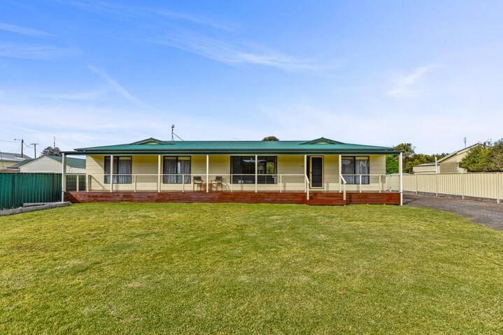 Beachport By The Sea Holiday Rentals managed Airbnb listing 2