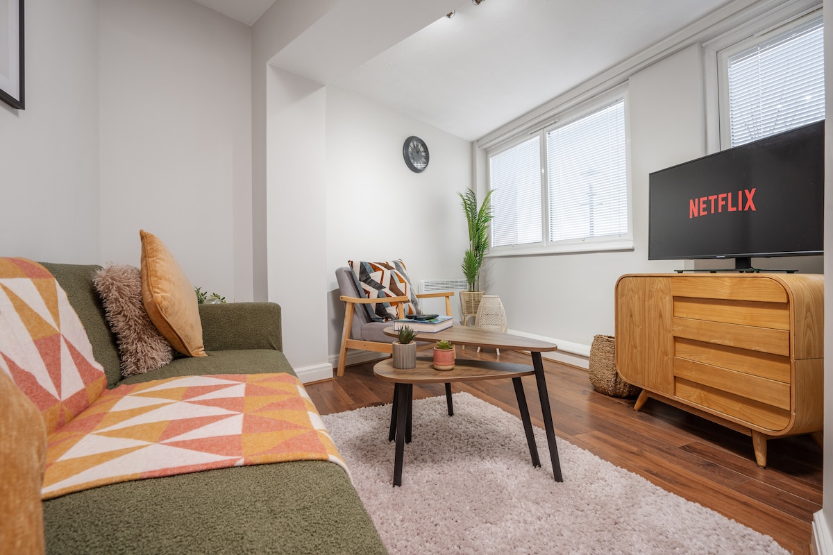 Successful Airbnb property: Cozy Waterfront Apartment | Free Parking & Wi-Fi in Ingol And Tanterton