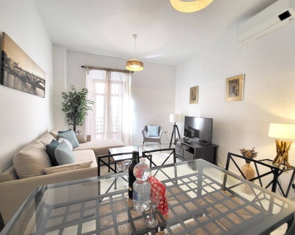 Top performing Airbnb: 3 Min to Cathedral | Terrace + 2BR Gem! in El Arenal