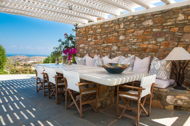 Unique Cycladic getaway villa, Sifnos gallery image 5