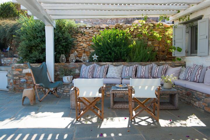 Unique Cycladic getaway villa, Sifnos gallery image 4