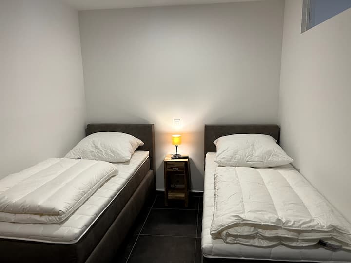 غرفة النوم 2