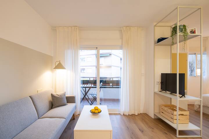Entire home with 1 bedrooms in Granada - ApArtamento Suite Granada