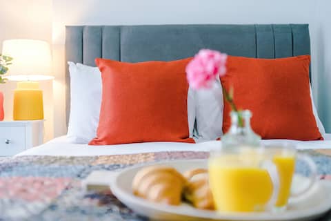 Jephsons Lodge Studio 2 - Town Centre Gem, Parking